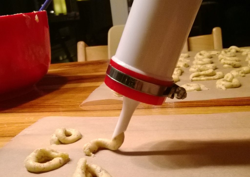 What to do if you want to bake cookies just before Christmas Eve and the cookie press breaks? You repair it with a NORMA Group clamp, of course. At least that’s what our colleague Joerg Lasner did.